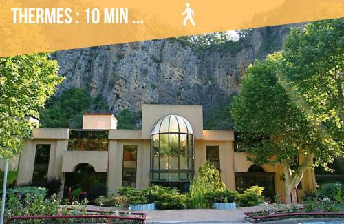 Digne-les-Bains Apartment | Terrasse & Détente - À deux pas des Thermes - Piscine partagée