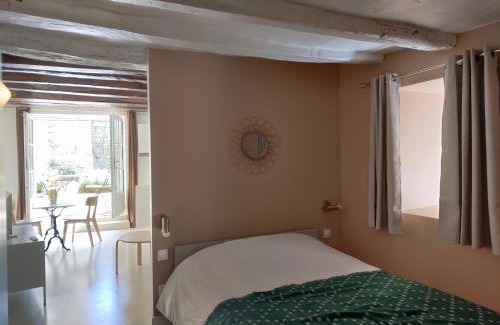 Chinon Apartment | Terrasse et jardin privatif - hyper centre, neuf!