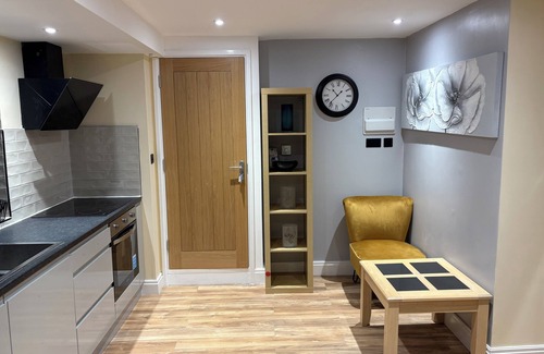 Hemel Hempstead Apartment | Terrific 2-bedroom apartment with WiFi in Hemel Hempstead