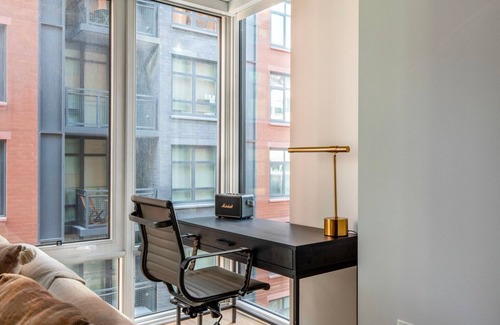 Mount Vernon Triangle Apartment | Terrific Mount Vernon Studio w/Gym & Courtyard, nr Metro, by Blueground