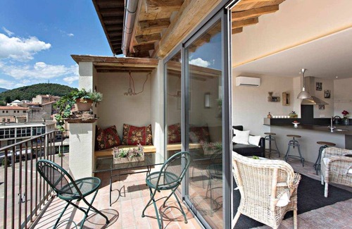 Olot Apartment | Terrissaire terrace and access to indoor swimming