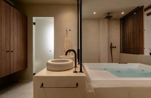 Old Town Naxos Apartment | Tesoro Elegant escapes- suites
