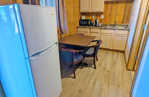 Pinedale Hotel | Teton Court Motel