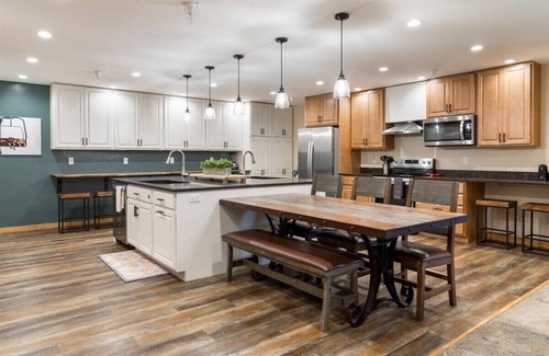 Leigh Creek Estates House | Teton Crest Lodge Sleeps 24 Ideal Reunion Spot
