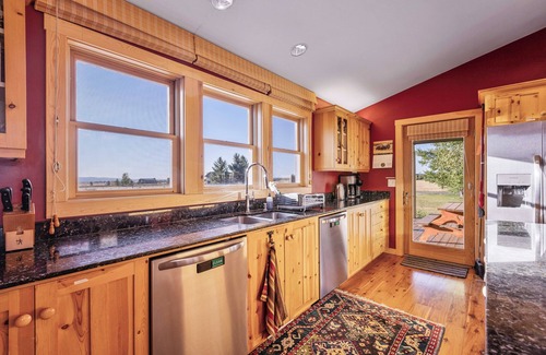 Hastings Farm House | Teton View Lodge- Spacious, Peaceful, Stunning View. Hot Tub/Sauna/Steam Shower