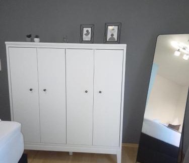 Patersberg Apartment | Teufelsstein, Wandern, Ausblick, Freilichtbühne, Loreley, 3 Burgenblick, Rhein, 30m2 Terrasse, Grillen, Entspannen, Natur, Rodelbahn, WLAN, Parkplatz,