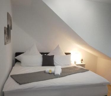Patersberg Apartment | Teufelsstein, Wandern, Ausblick, Freilichtbühne, Loreley, 3 Burgenblick, Rhein, 30m2 Terrasse, Grillen, Entspannen, Natur, Rodelbahn, WLAN, Parkplatz,
