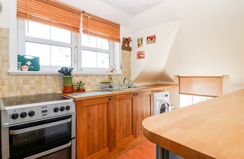 Jedburgh Cottage | TEVIOT VIEW COTTAGE, pet friendly, with a garden in Ancrum