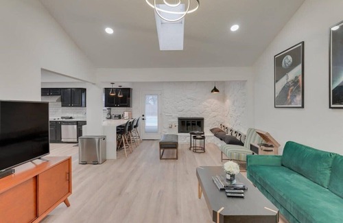 North Richland Hills House | Texas Designer Home with Private Hot Tub and Pool!