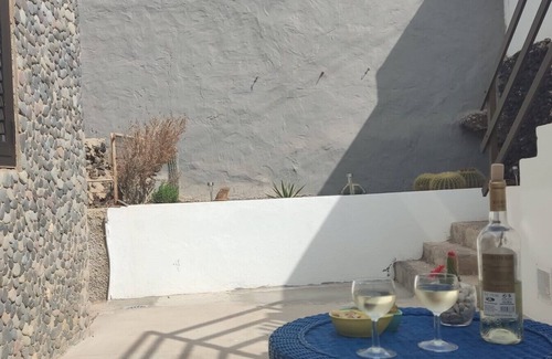 Puerto de las Nieves Apartment | The Knots. Cozy apartment with private patio