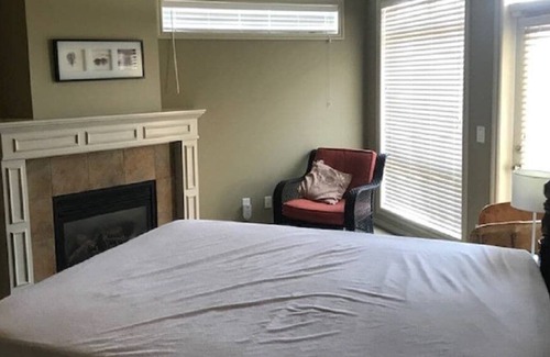 Central Okanagan House | TH10 - Gorgeous 3 Bedroom Lake View Townhouse with double garage and boat slip