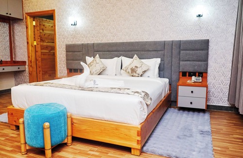 Nanyuki Hotel | Tha Nickolee Hotel