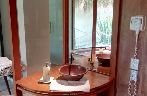 Leon Hotel | Thai Lagoon Select Motel