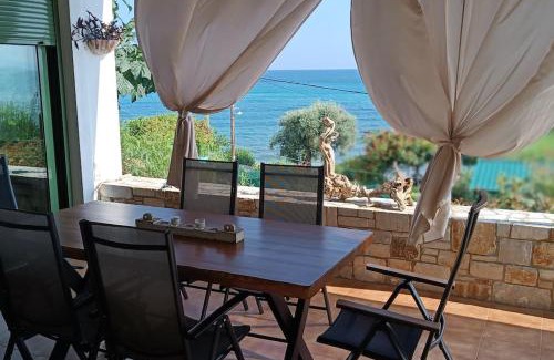 Pangaio House | Thalassa Beach front villa - infinite sea view