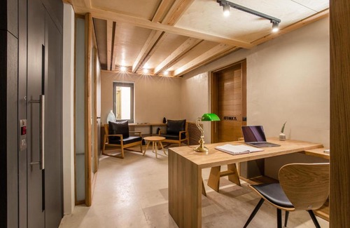Old Town Hotel | Thallos The Boutique