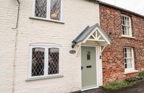 Roos House | Thames Cottage