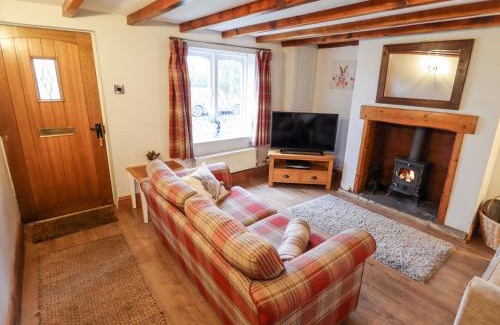 Roos House | Thames Cottage