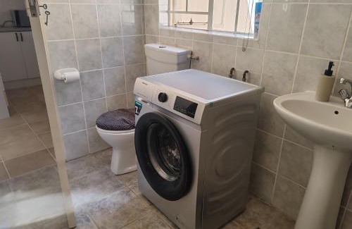 Grahamstown House | Thami residence - Self catering