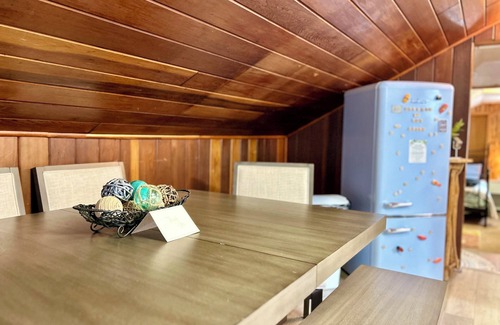 Chesterton Apartment | That 70’s Loft!- Peace, Love and A Funky Stay!