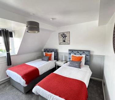 Sandbach House | That's Amore House 3 bedroom house with parking walking distance to Sandbach town