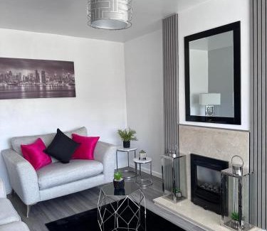 Sandbach House | That's Amore House 3 bedroom house with parking walking distance to Sandbach town