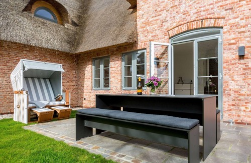 List House | Thatch. Stylish. Nordic.