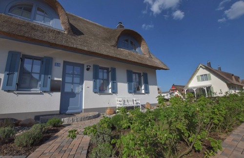 Zierow House | Thatched cottage in the bay of Wismar