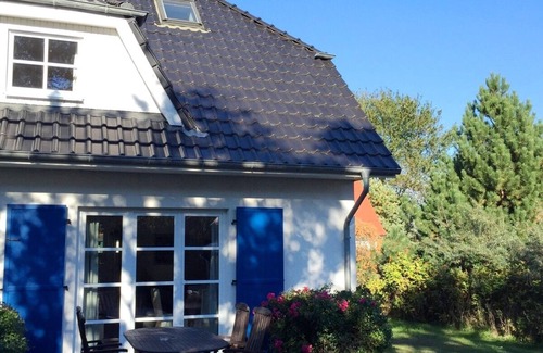 Vitte House | Thatched semi-detached house with two bedrooms