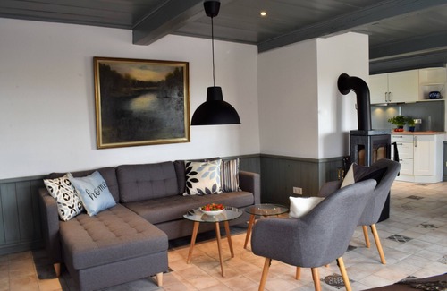 Emmelsbuell-Horsbuell House | Thatched roof, fence, WLAN, sauna, fireplace, six persons