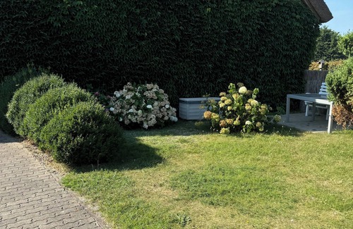 Vitte Apartment | Thatched roof, lake view, central quiet location, 2 min. to the beach