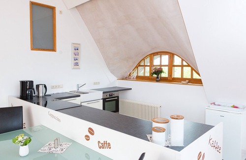 Muritz House | Thatched stone barn, family-friendly, quiet location,