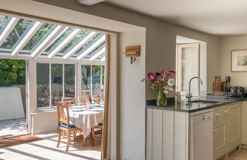 Thurlestone Cottage | Thatchways - a house that sleeps 7 guests in 4 bedrooms