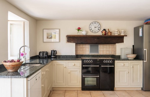 Thurlestone Cottage | Thatchways - a house that sleeps 7 guests in 4 bedrooms