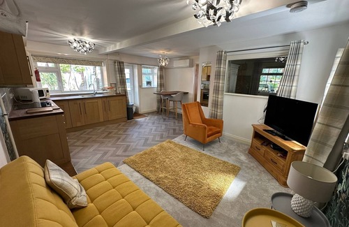 Cottingham House | Theé Óldé Cow Shéd nCottingham nFree parking & WI-FInCentral location