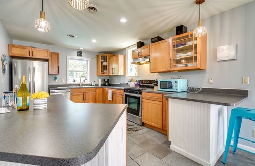 Lake Como House | ‘The 1818’ Home w/Porch & Grill - 1 Mi to Beach!