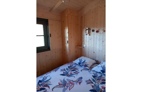 Tremolat Cabin | The 2 Maryflo Cabins