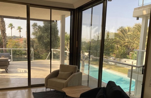 Herzliya Pituach Villa | ♦The 3 Palm Villa♦