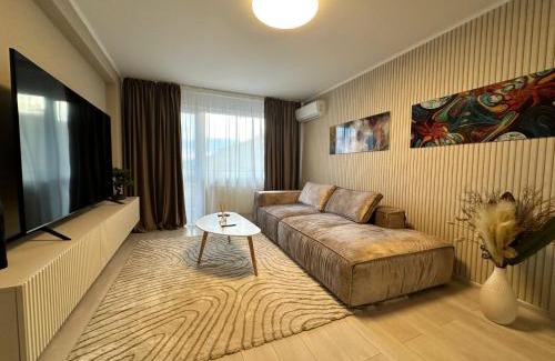 Tractorul Apartment | The 30th