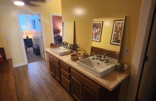 Niles House | The 3R NORTHEAST SUITES