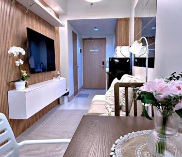 Pasay Apartment | The 3rd Staycation Near MOA, Airport, with FREE WIFI, Netflix