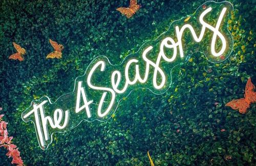 Decatur House | *The 4Seasons:Themed Retreat w/Hot Tub-Pool Table*