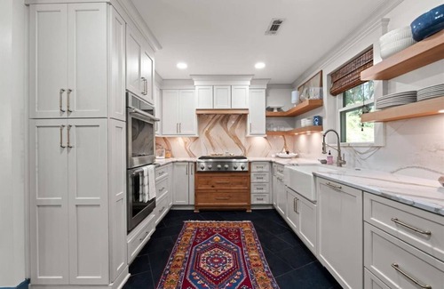 The Old Commons House | The '56 Downtown Retreat