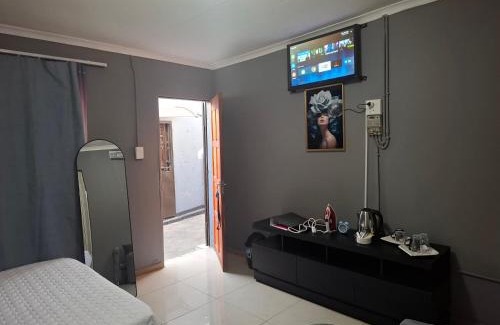 Greater Johannesburg Metropolitan Area House | THE 643 Guesthouse