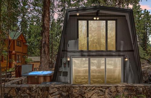 Summit Estates House | The 99 Pines Walk to Snow Summit Hot Tub