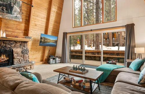 Summit Estates House | The 99 Pines Walk to Snow Summit Hot Tub