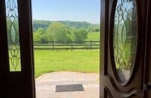 Goodlettsville House | The Abbey House - 5 Star R&R