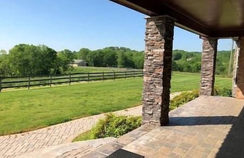 Goodlettsville House | The Abbey House - 5 Star R&R