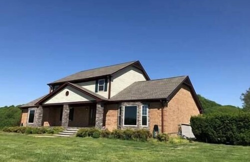Goodlettsville House | The Abbey House - 5 Star R&R