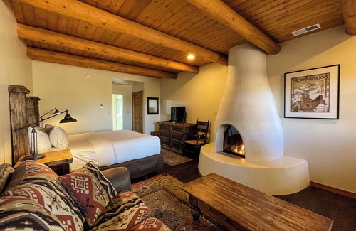 Abiquiu Hotel | The Abiquiu Inn