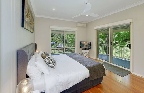 Picketts Valley House | The Acreage Boutique Guesthouse